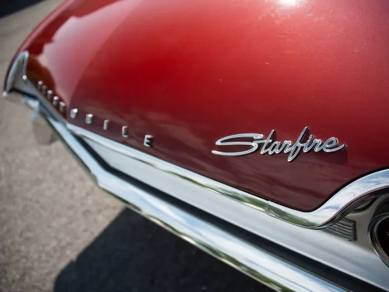 1961 Oldsmobile Starfire - Image 11 of 31