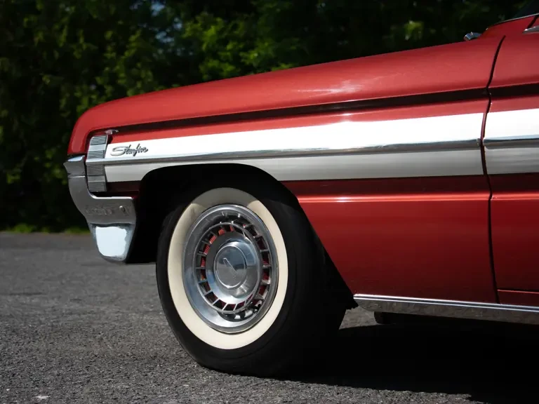 1961 Oldsmobile Starfire - Image 25 of 31