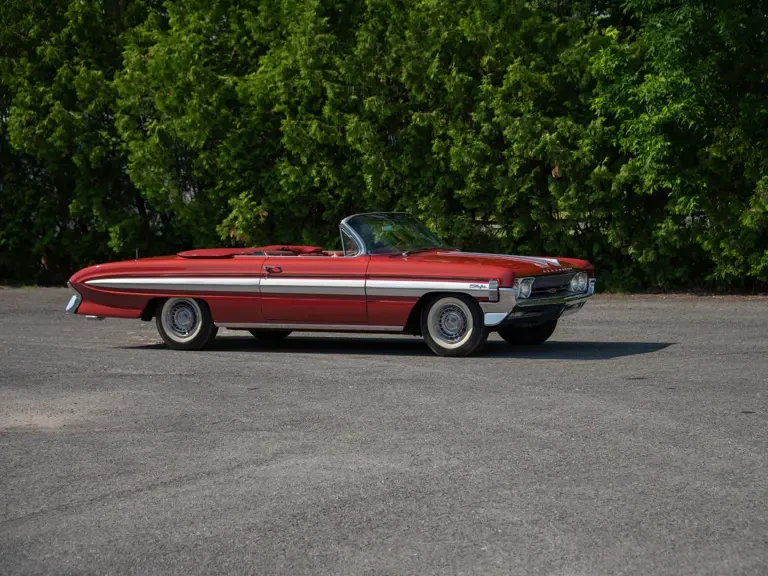 1961 Oldsmobile Starfire - Image 9 of 31