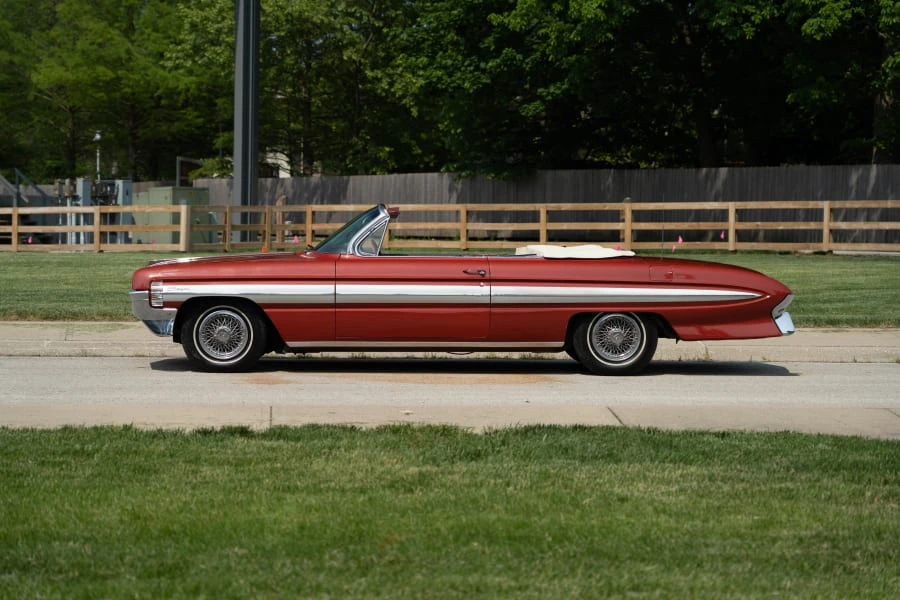 1961 Oldsmobile Starfire - Image 6 of 20