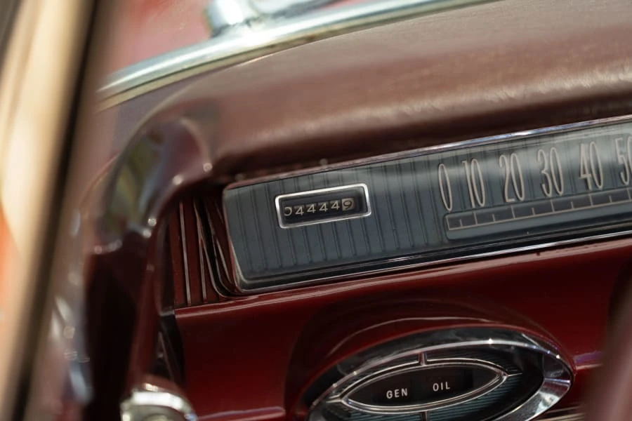 1961 Oldsmobile Starfire - Image 15 of 20