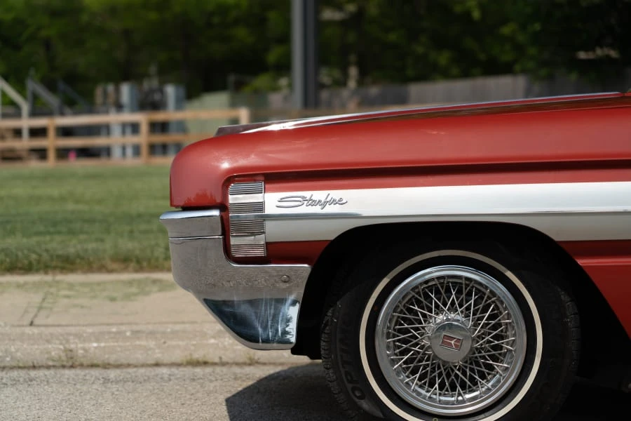 1961 Oldsmobile Starfire - Image 7 of 20