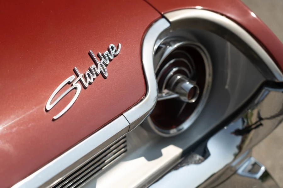 1961 Oldsmobile Starfire - Image 4 of 20