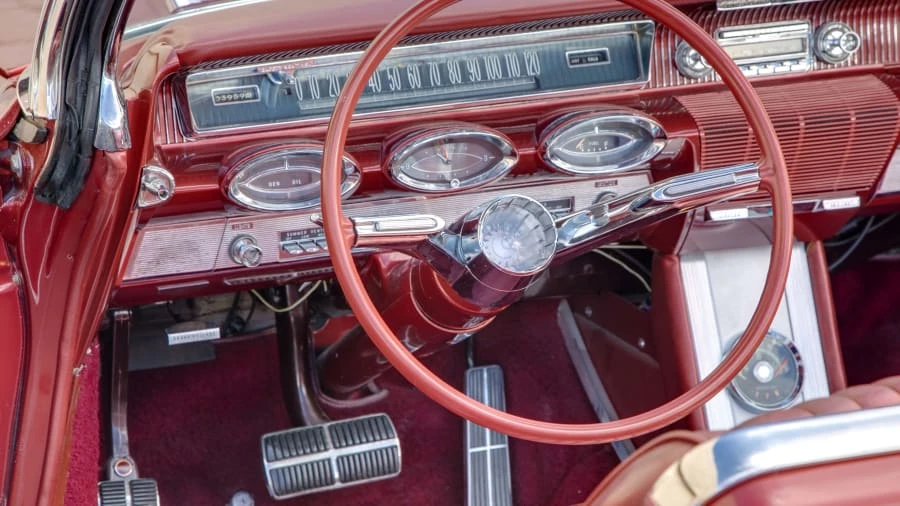 1961 Oldsmobile Starfire - Image 6 of 12
