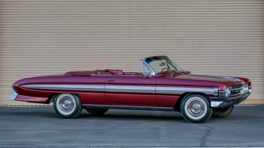 1961 Oldsmobile Starfire - Image 11 of 12