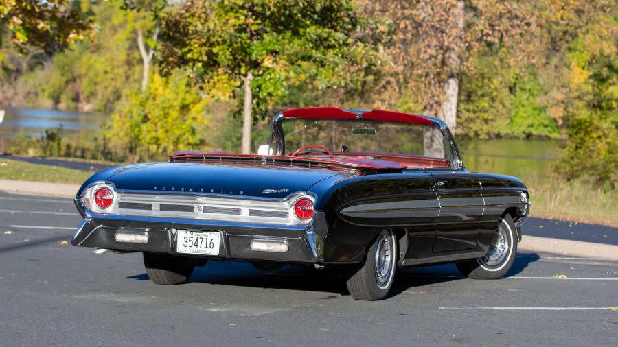 1961 Oldsmobile Starfire - Image 3 of 20