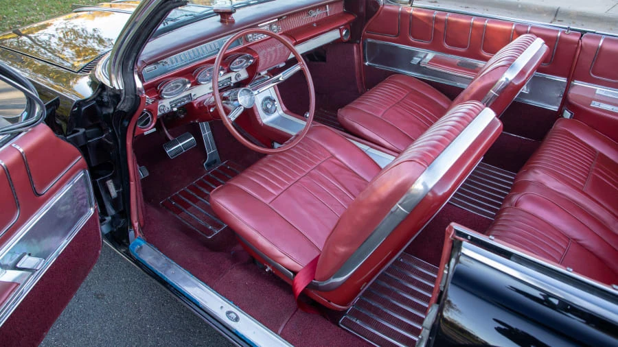 1961 Oldsmobile Starfire - Image 4 of 20