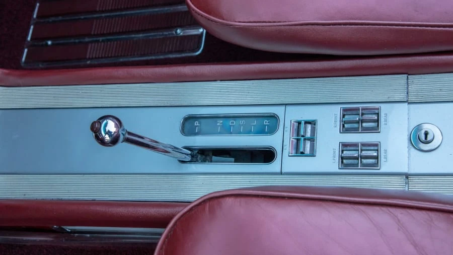 1961 Oldsmobile Starfire - Image 10 of 20