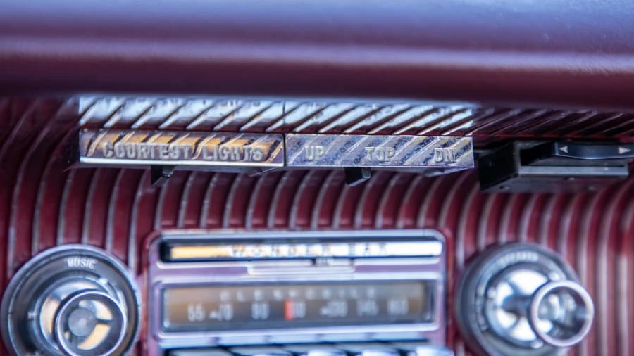1961 Oldsmobile Starfire - Image 15 of 20