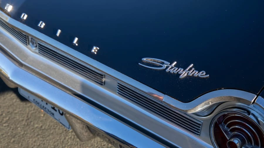 1961 Oldsmobile Starfire - Image 17 of 20