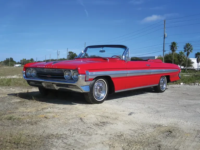 1961 Oldsmobile Starfire - Image 2 of 2