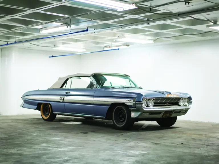 1961 Oldsmobile Starfire - Image 2 of 2