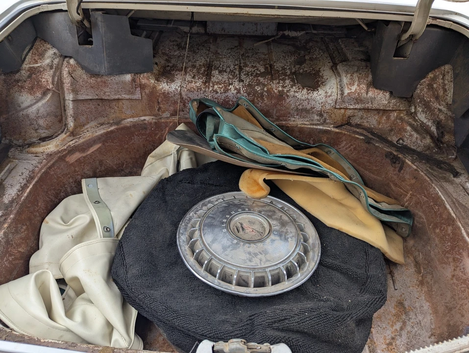 1961 Oldsmobile 88 - Image 26 of 31