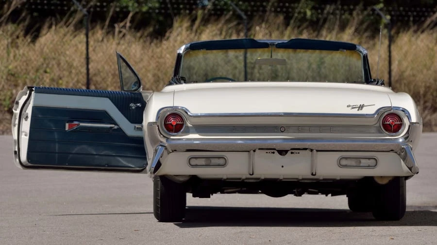 1961 Oldsmobile 88 - Image 6 of 31