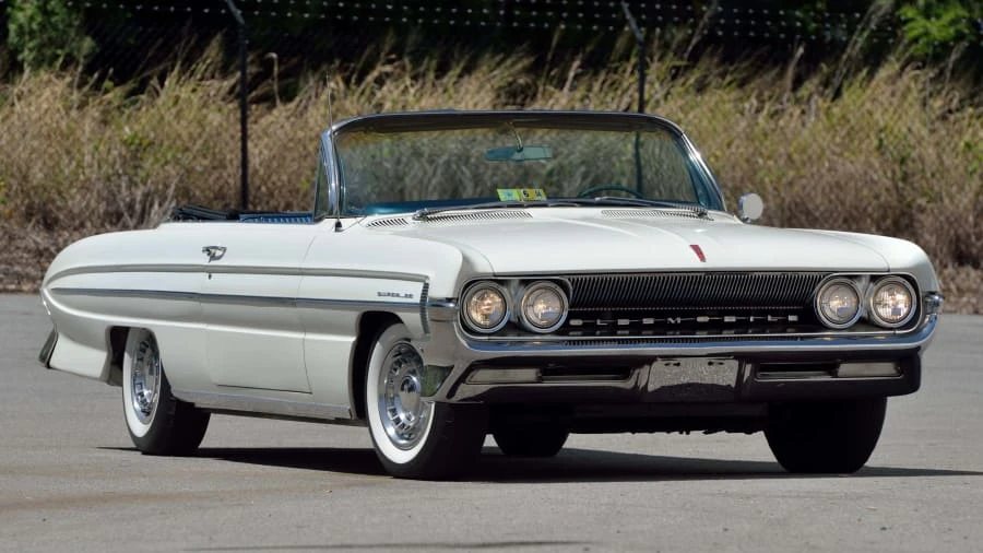 1961 Oldsmobile 88 - Image 8 of 31