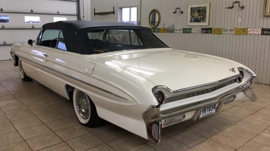 1961 Oldsmobile 88 - Image 3 of 9