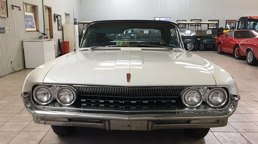 1961 Oldsmobile 88 - Image 9 of 9