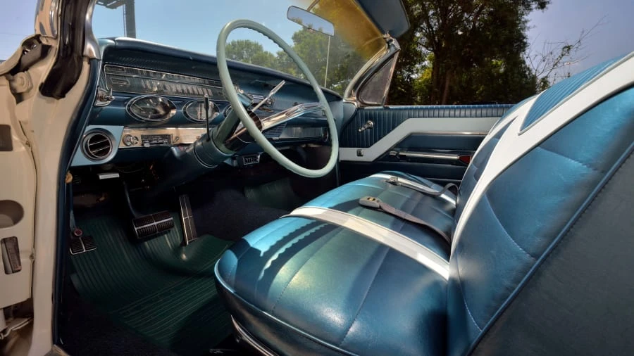 1961 Oldsmobile 88 - Image 26 of 31
