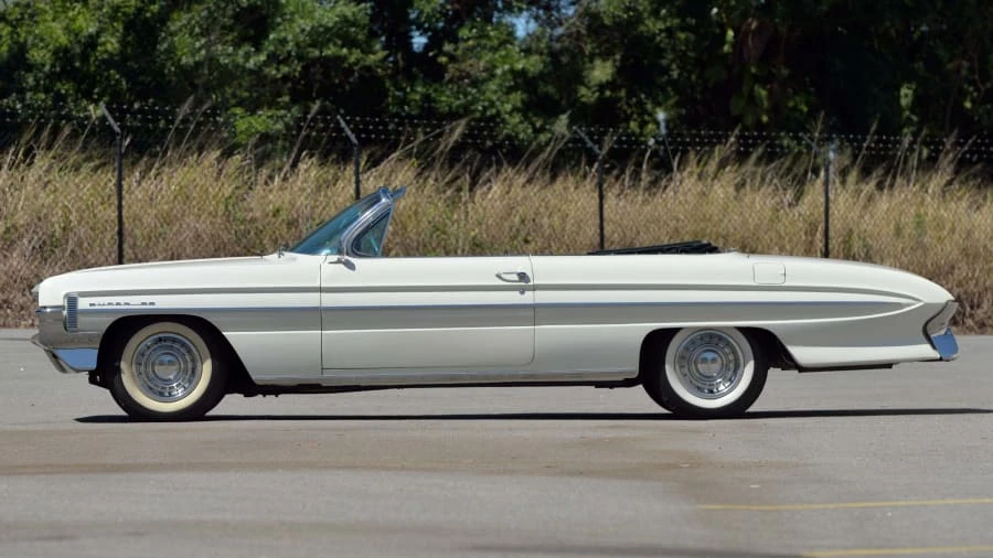 1961 Oldsmobile 88 - Image 11 of 31