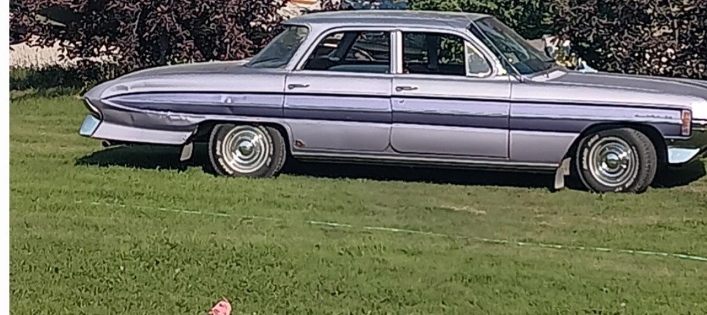1961 Oldsmobile 88 - Image 12 of 17
