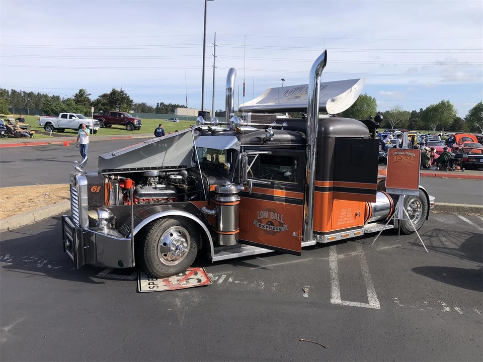 1961 Peterbilt - Image 8 of 25
