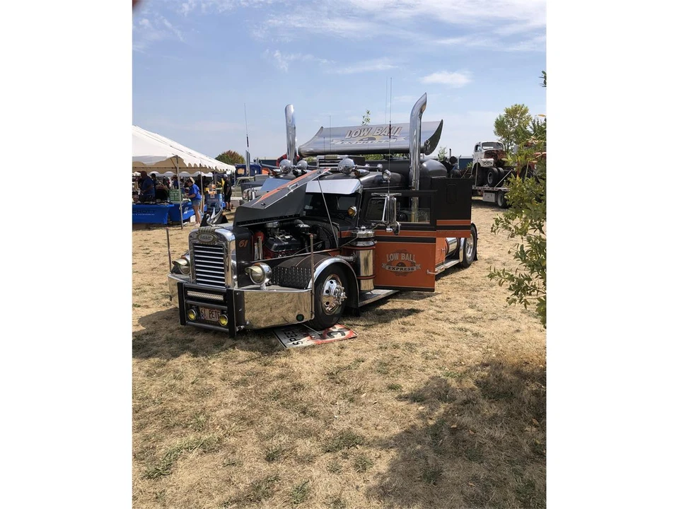 1961 Peterbilt - Image 6 of 25