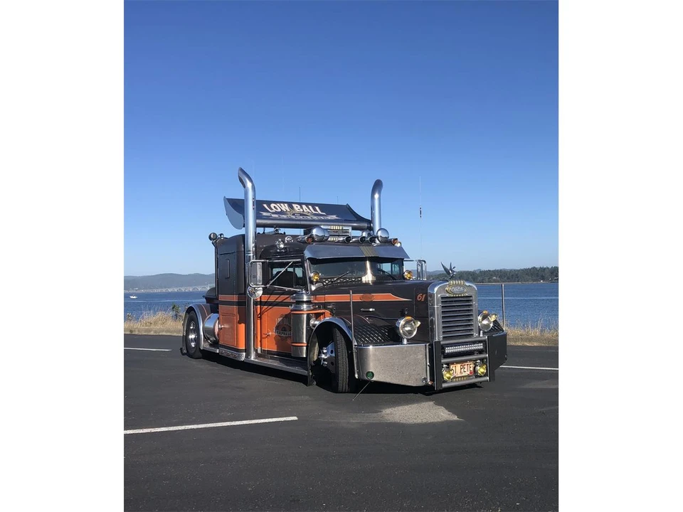 1961 Peterbilt - Image 2 of 25