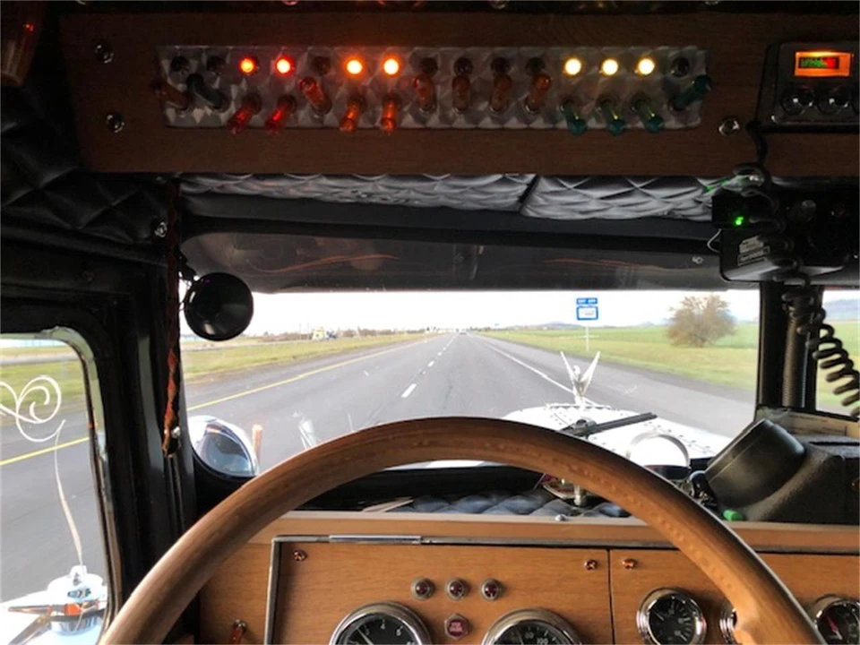 1961 Peterbilt - Image 19 of 25