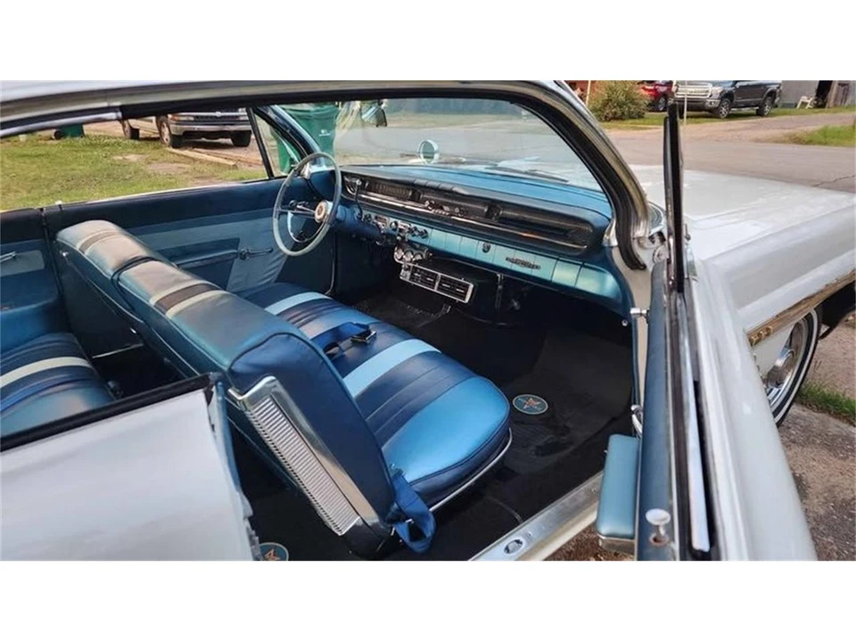1961 Pontiac Bonneville 2nd Gen - Image 10 of 27