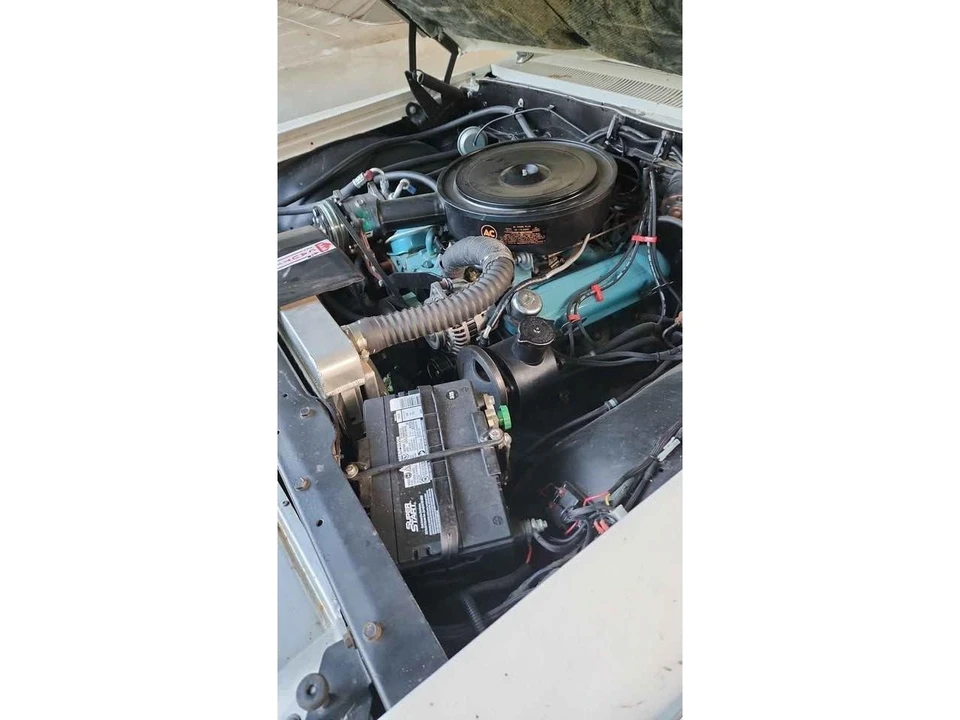 1961 Pontiac Bonneville 2nd Gen - Image 13 of 27