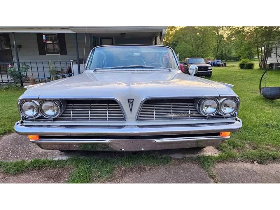 1961 Pontiac Bonneville 2nd Gen - Image 2 of 27