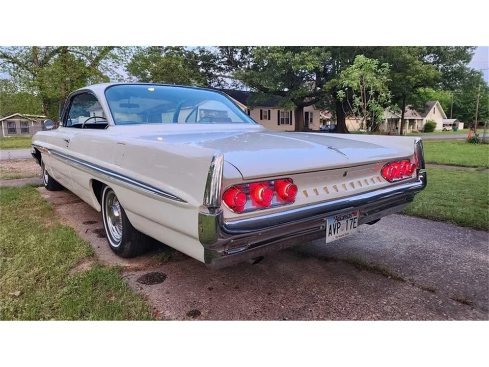 1961 Pontiac Bonneville 2nd Gen - Image 4 of 27