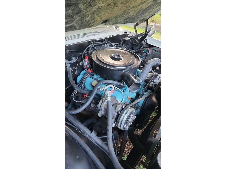 1961 Pontiac Bonneville 2nd Gen - Image 14 of 27