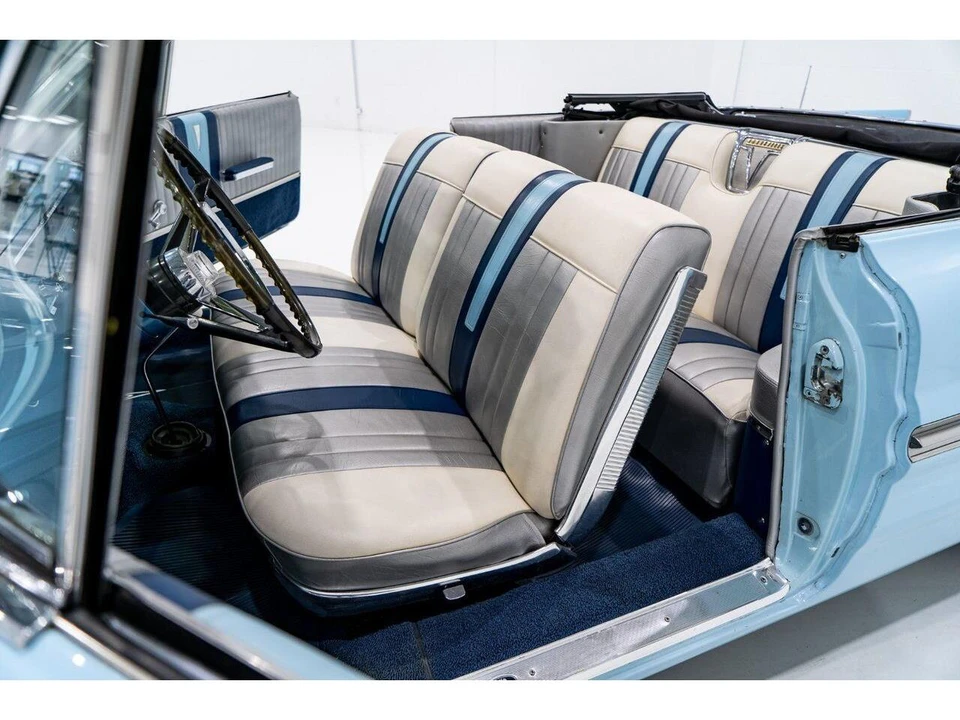 1961 Pontiac Bonneville 2nd Gen - Image 13 of 31