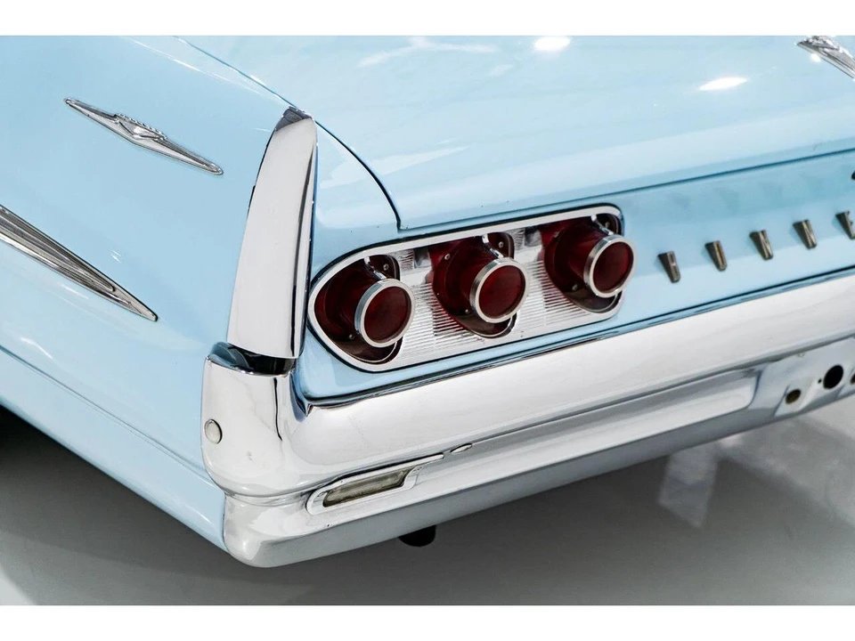 1961 Pontiac Bonneville 2nd Gen - Image 5 of 31