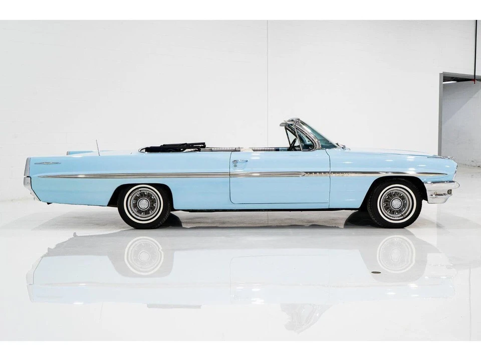 1961 Pontiac Bonneville 2nd Gen - Image 30 of 31