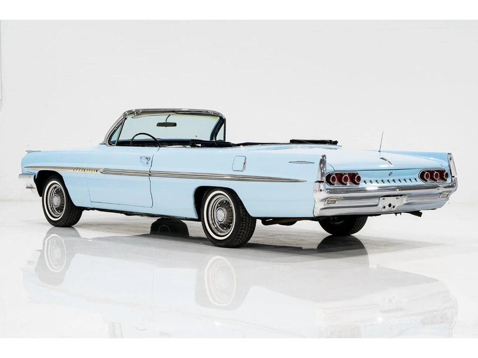 1961 Pontiac Bonneville 2nd Gen - Image 23 of 31