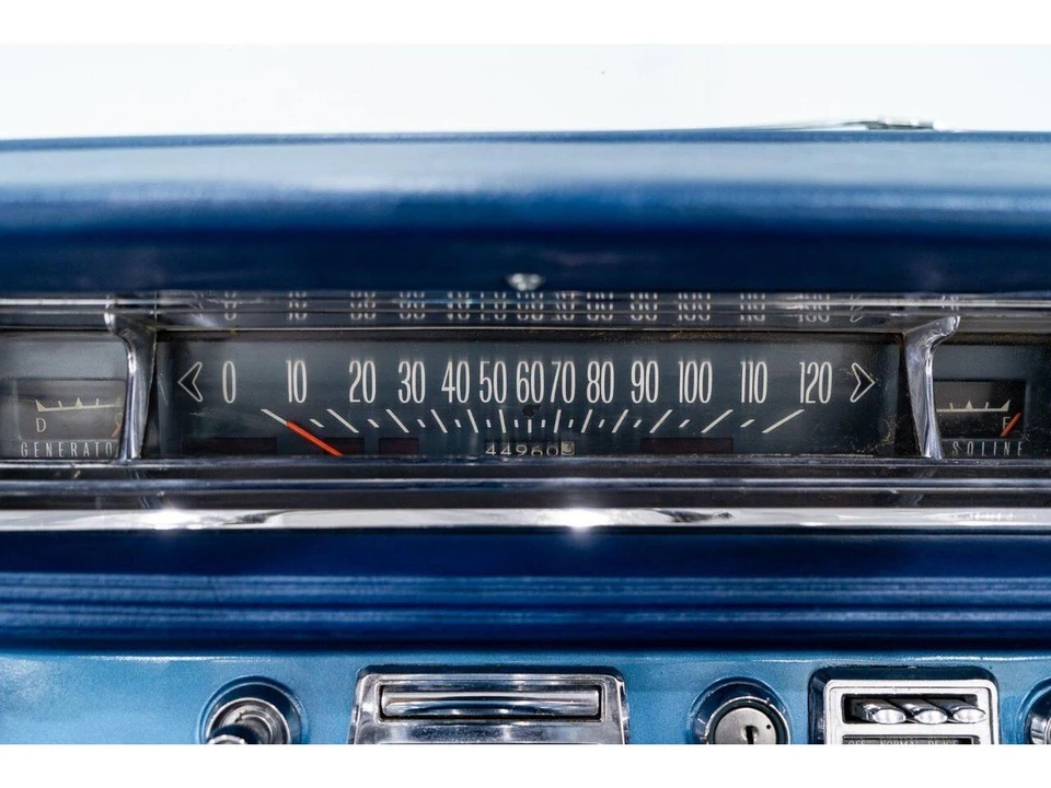 1961 Pontiac Bonneville 2nd Gen - Image 12 of 31