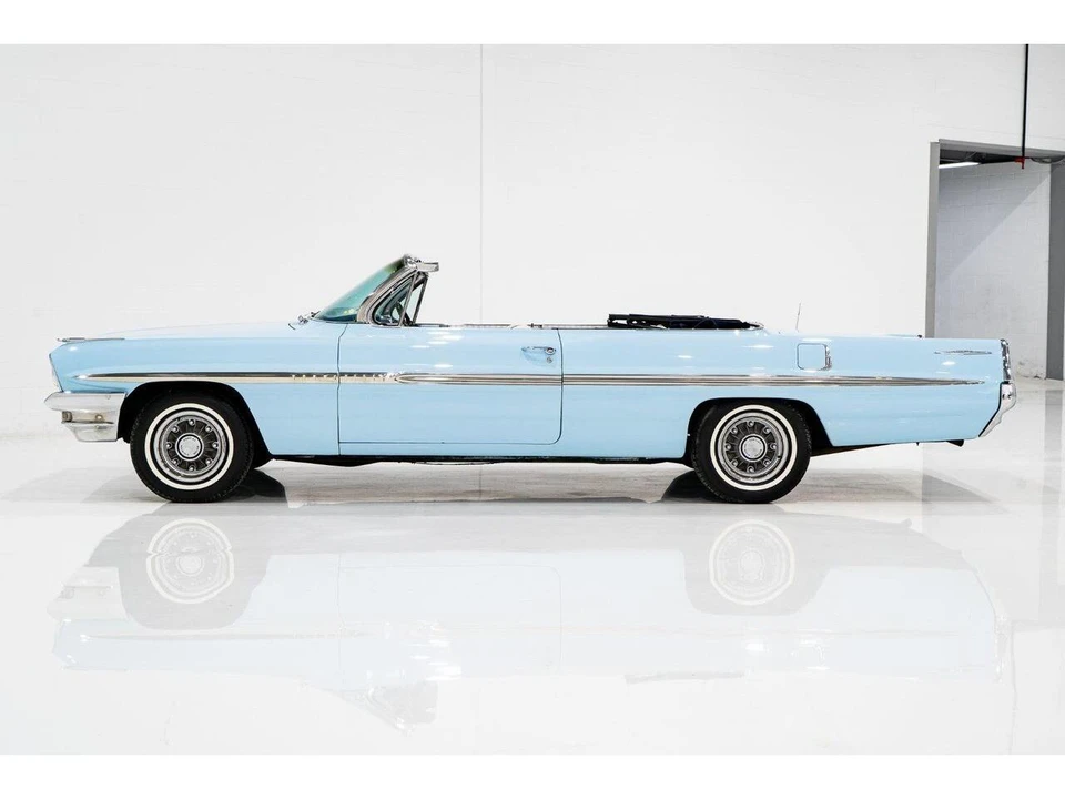 1961 Pontiac Bonneville 2nd Gen - Image 24 of 31