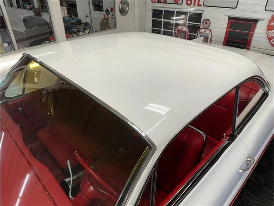 1961 Pontiac Bonneville 2nd Gen - Image 16 of 31