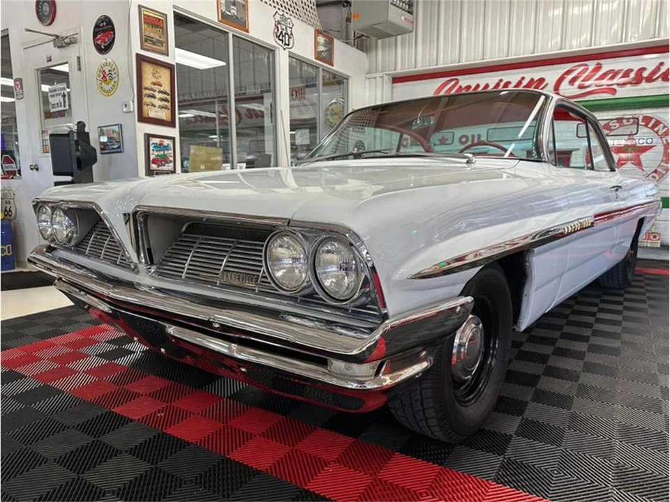 1961 Pontiac Bonneville 2nd Gen - Image 10 of 31