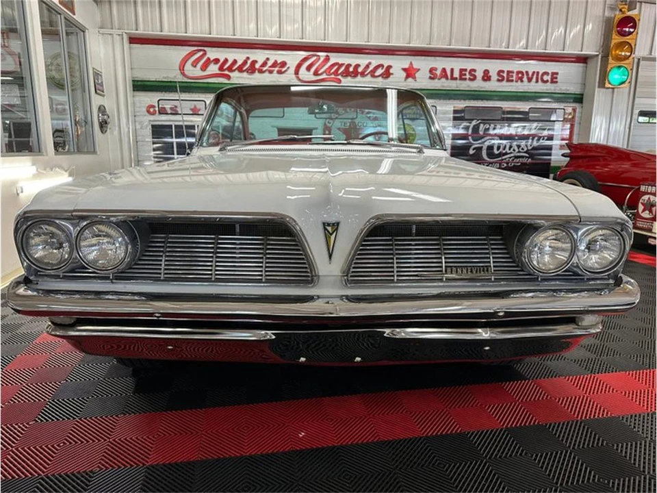 1961 Pontiac Bonneville 2nd Gen - Image 8 of 31
