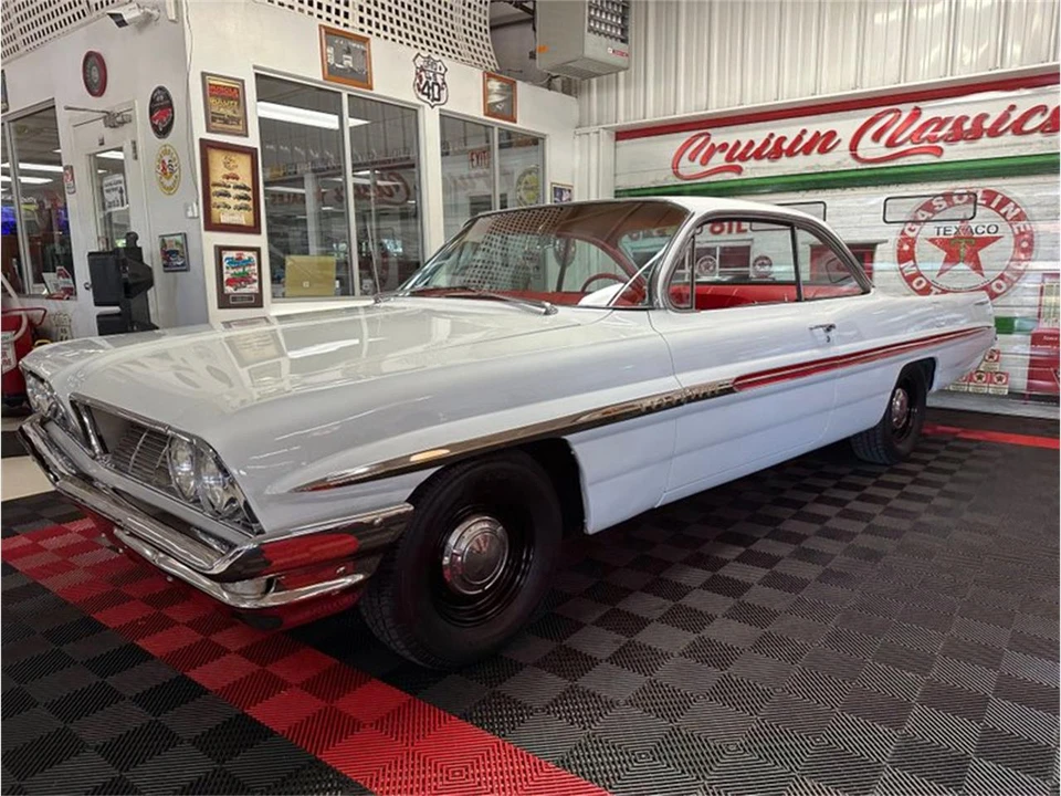 1961 Pontiac Bonneville 2nd Gen - Image 11 of 31