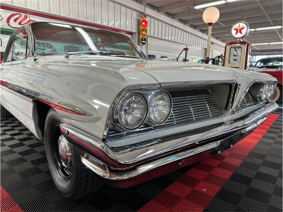 1961 Pontiac Bonneville 2nd Gen - Image 5 of 31