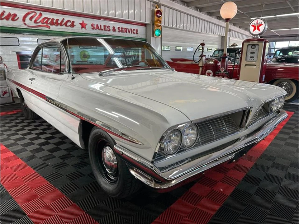 1961 Pontiac Bonneville 2nd Gen - Image 3 of 31