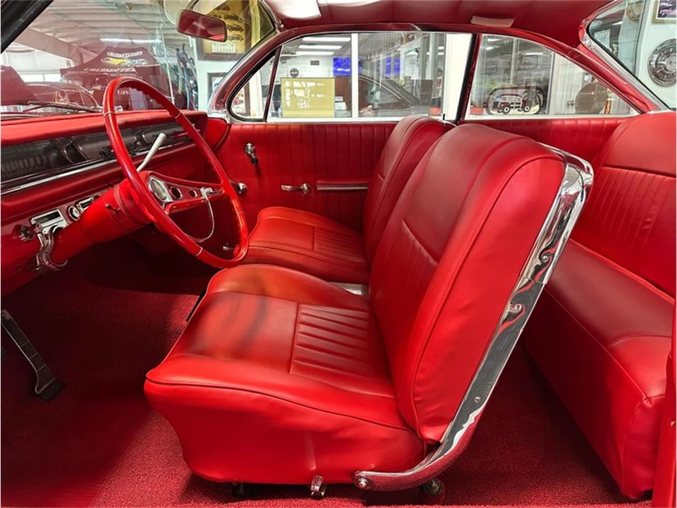 1961 Pontiac Bonneville 2nd Gen - Image 21 of 31