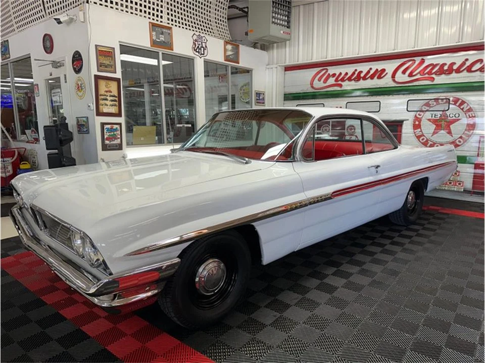 1961 Pontiac Bonneville 2nd Gen - Image 12 of 31