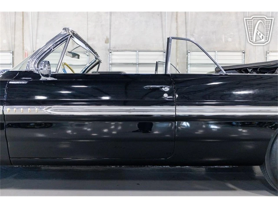 1961 Pontiac Bonneville 2nd Gen - Image 22 of 31