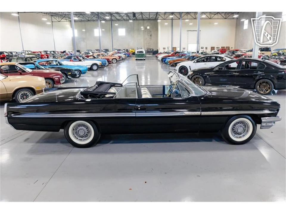 1961 Pontiac Bonneville 2nd Gen - Image 12 of 31