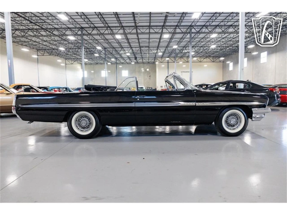 1961 Pontiac Bonneville 2nd Gen - Image 13 of 31